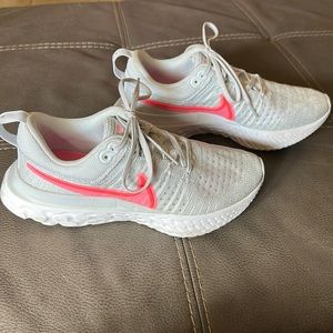 Women’s Nike React